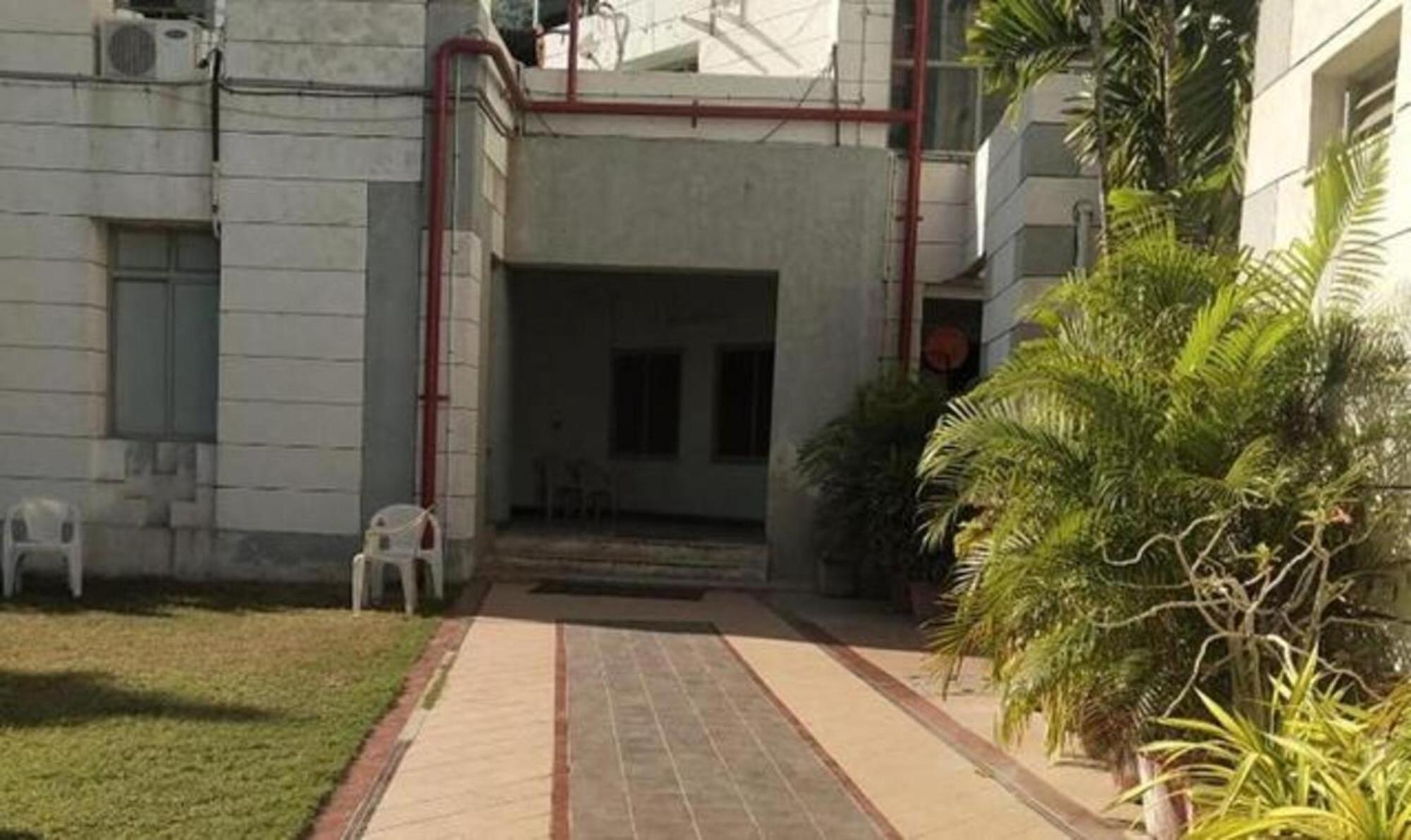 Hotel Sun N Step Club à Ahmedabad Extérieur photo